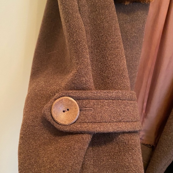 Georges Rech stunning wool coat with sheep fur collar. - Picture 5 of 8